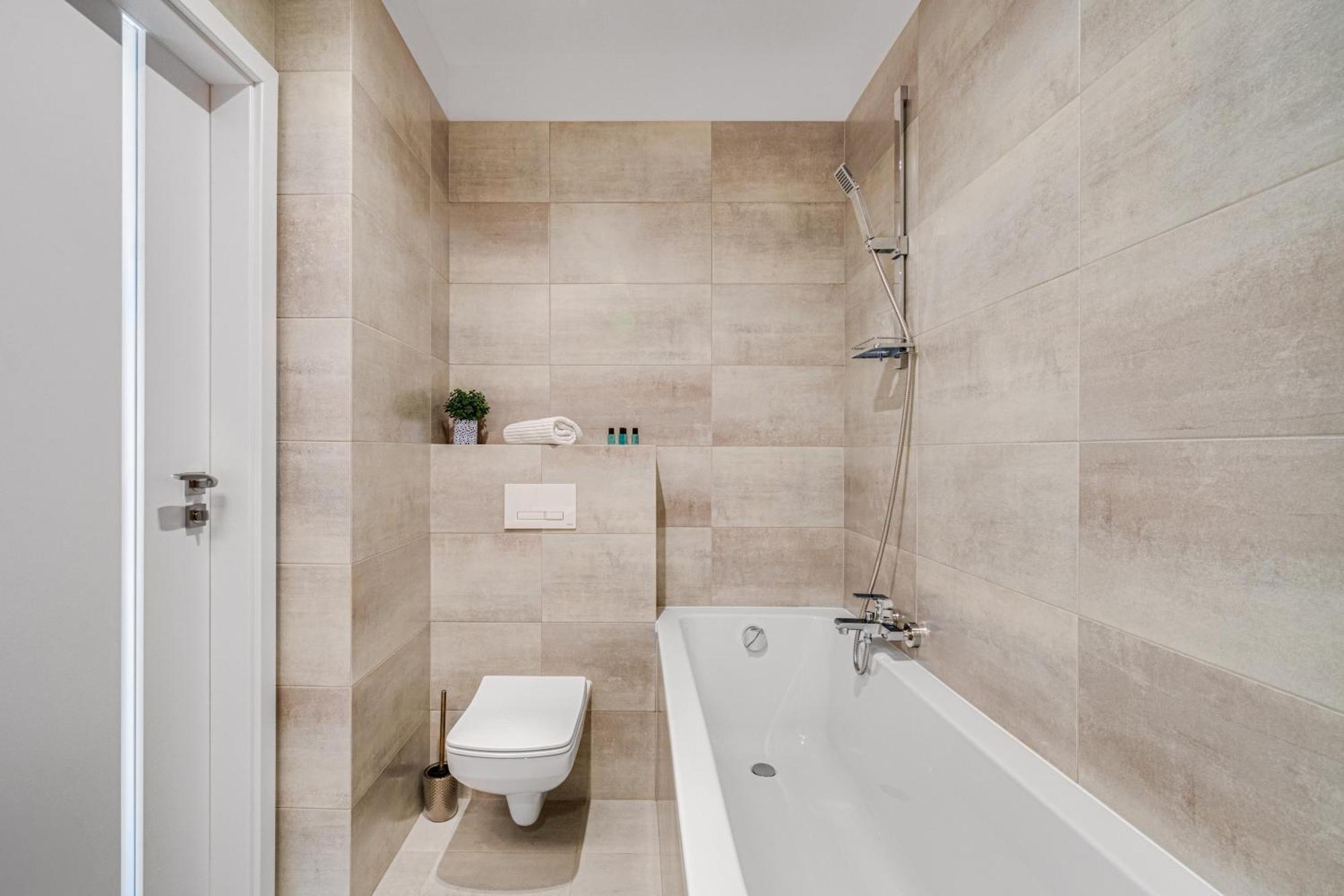 Prime Time Apartament - 24H Check -In - Parking W Cenie Wroclaw Bagian luar foto